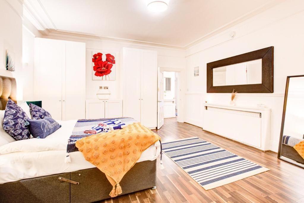 Marble Arch Beautiful Four Bedroom Appartement *